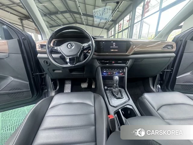 Volkswagen Tharu 2021 Темно-серый из Китая, фото 5