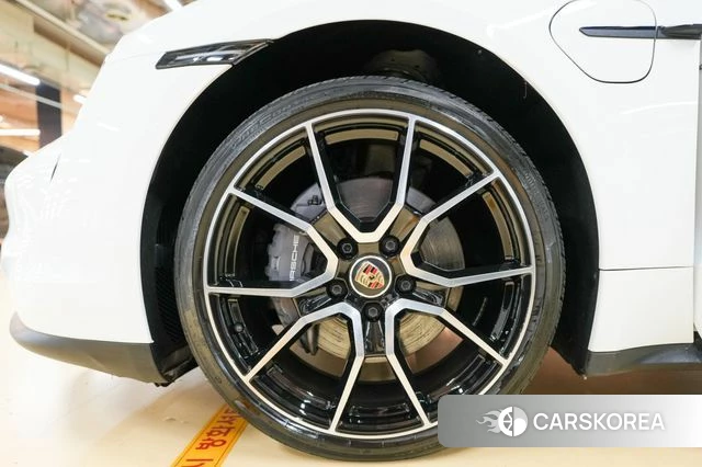 Porsche Taycan 2023 Белый из Кореи, фото 5