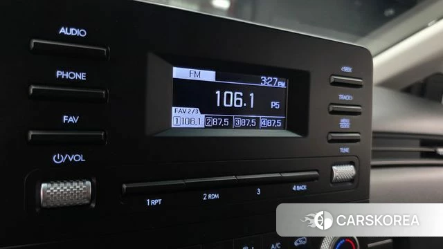 Hyundai Staria 2023 Белый из Кореи, фото 5