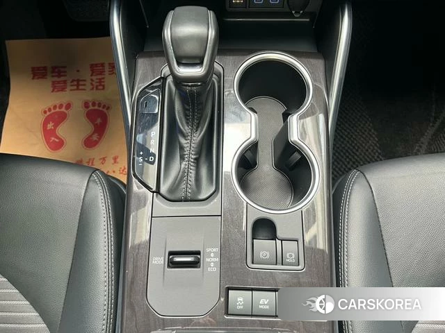 Toyota Crown 2022 Черный из Китая, фото 5