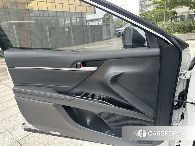 Toyota Camry 2021 Белый из Китая, фото 5