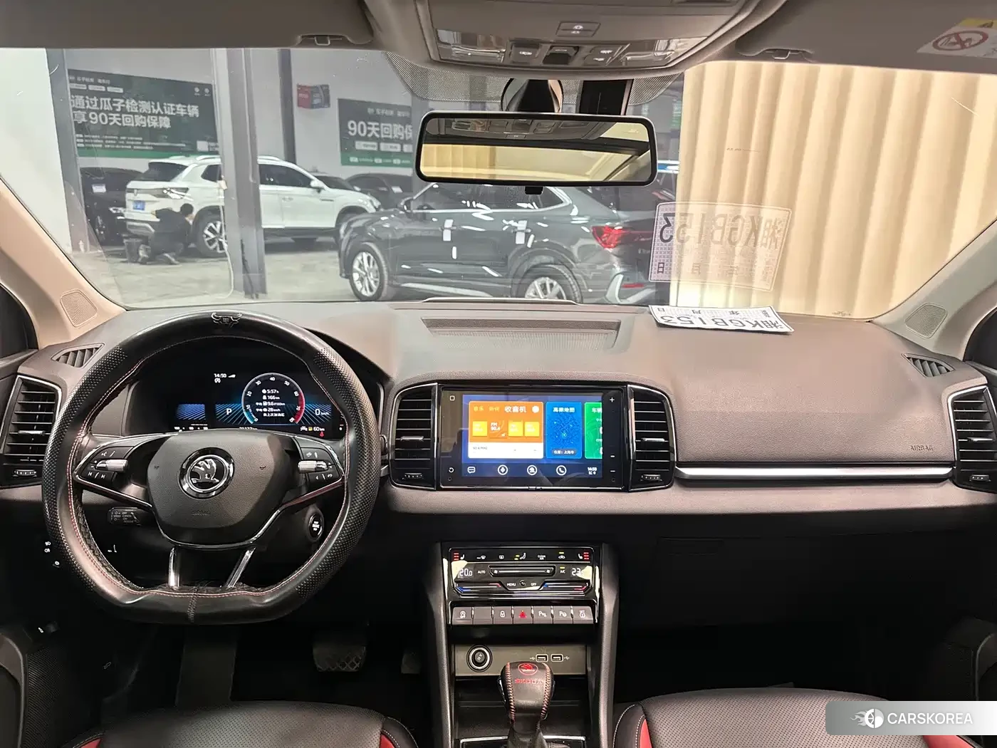 Skoda Karoq 2022 Белый из Китая, фото 5