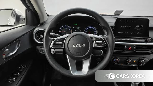 Kia The New K3 2nd generation 2023 Белый из Кореи, фото 5