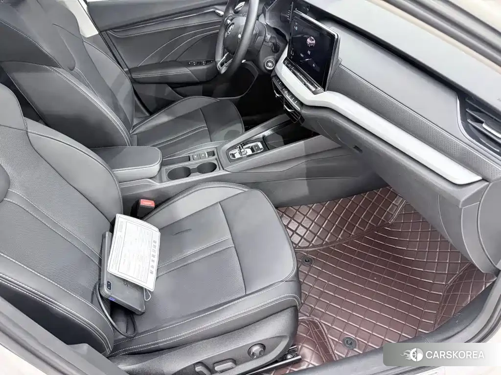 Skoda Octavia 2023 Белый из Китая, фото 5