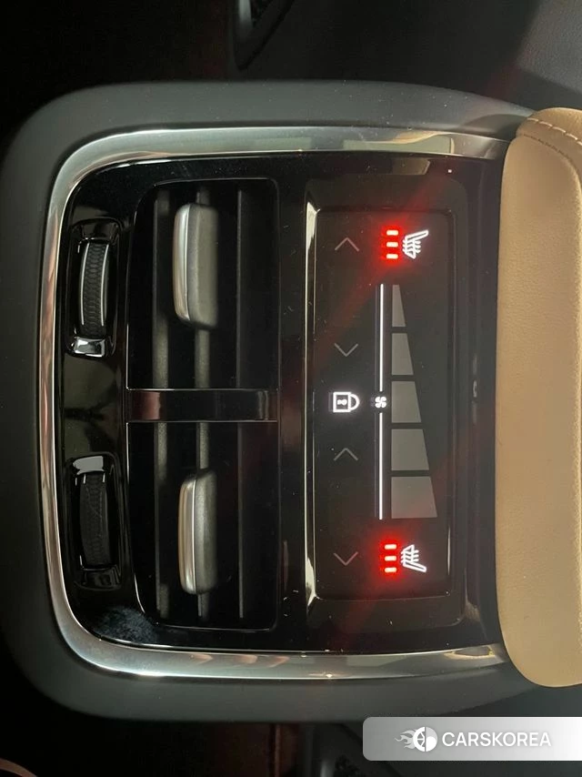 Volvo V60 Cross-Country 2nd Generation 2025 Белый из Кореи, фото 5