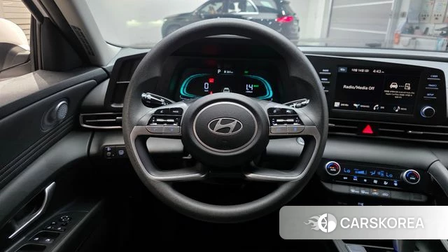Hyundai The New Avante Hybrid (CN7) 2023 Белый из Кореи, фото 5