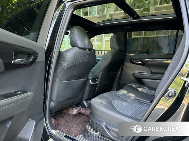 Toyota Crown 2024 Черный из Китая, фото 5