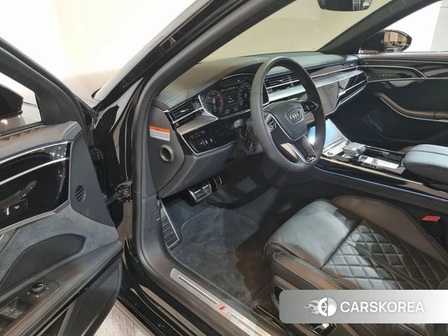 Audi A8 (D5) 2024 Черный из Кореи, фото 5
