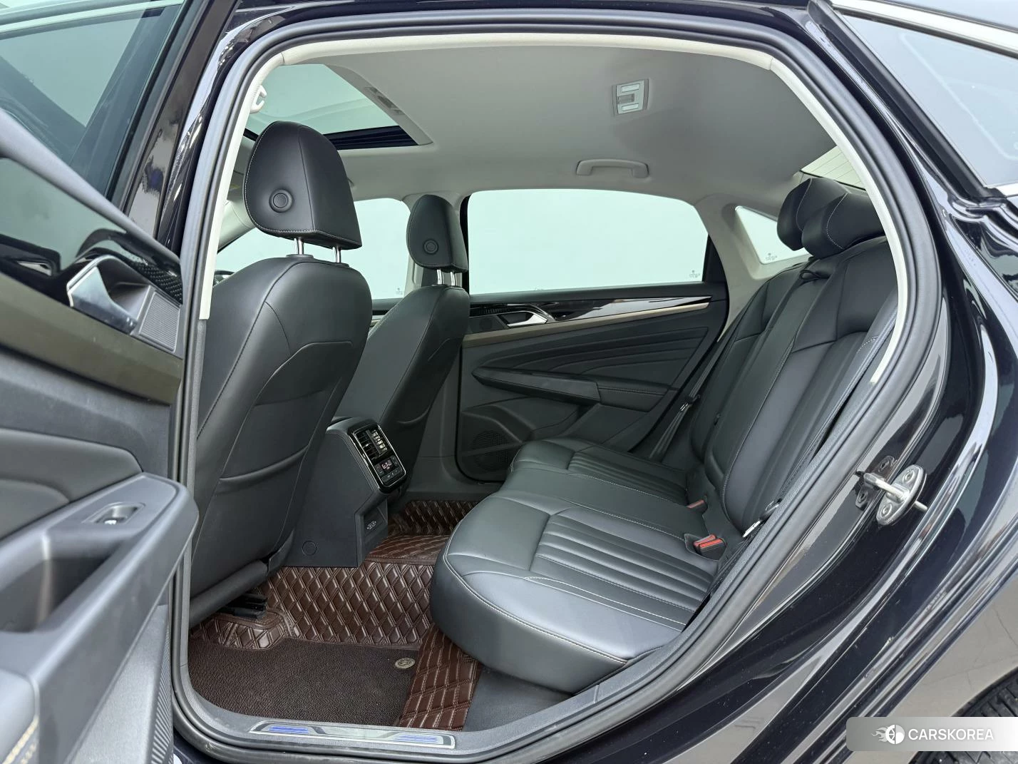 Volkswagen Passat 2021 Черный из Китая, фото 5