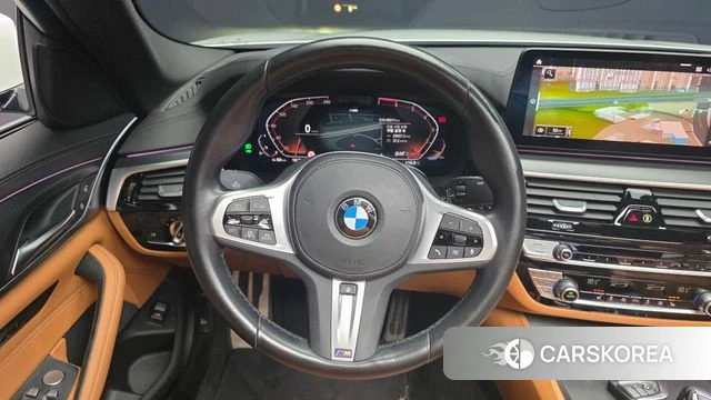 BMW 5 Series (G30) 2022 Белый из Кореи, фото 5