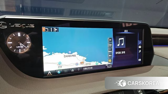 Lexus ES300h 7th generation 2019 Белый из Кореи, фото 5