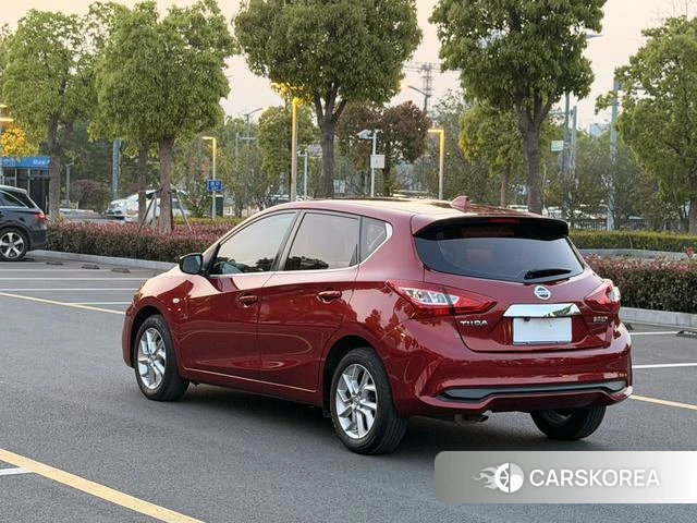 Nissan Tiida 2023 Красный из Китая, фото 5
