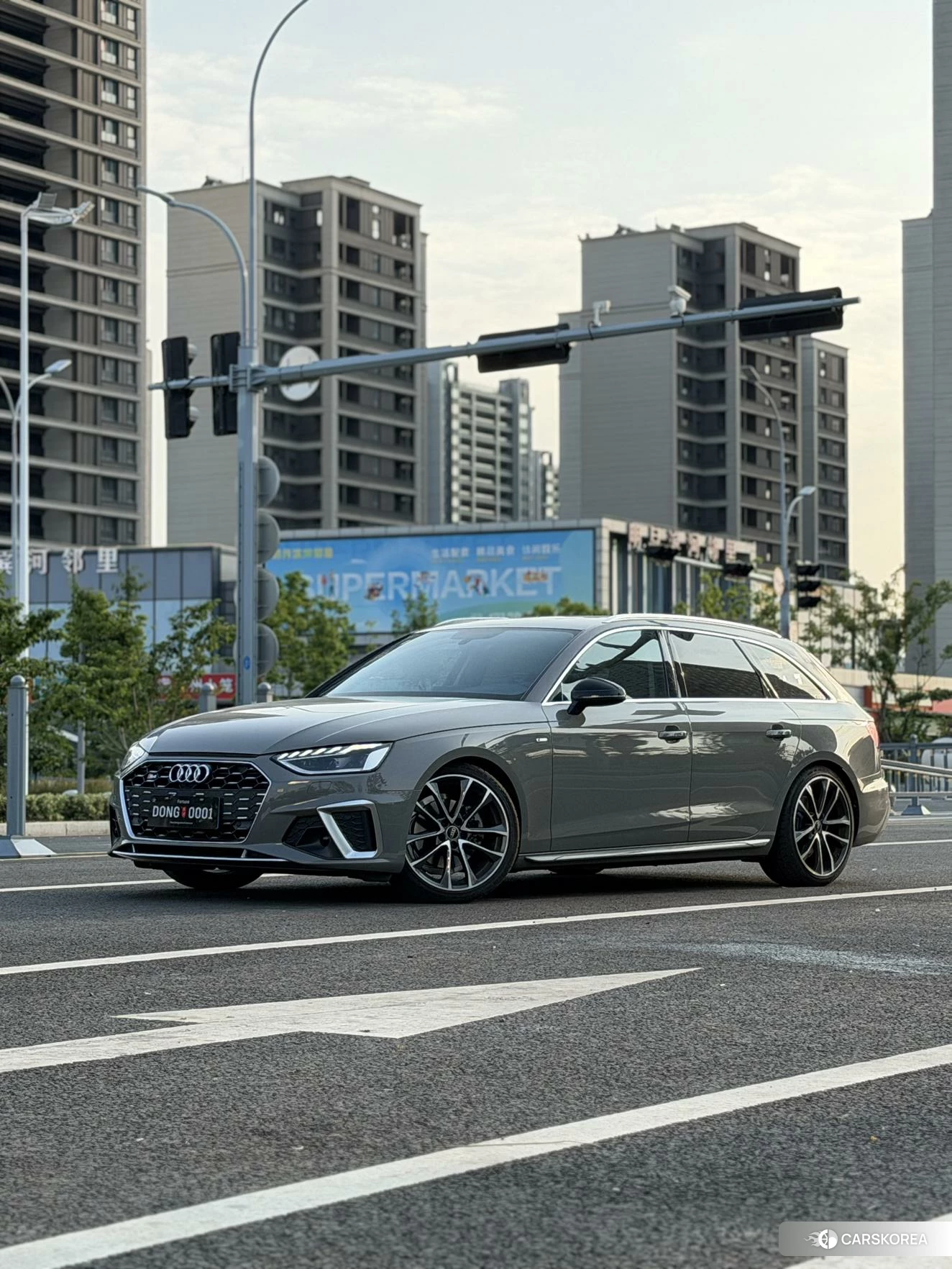 Audi A4L 2021 Темно-серый из Китая, фото 5