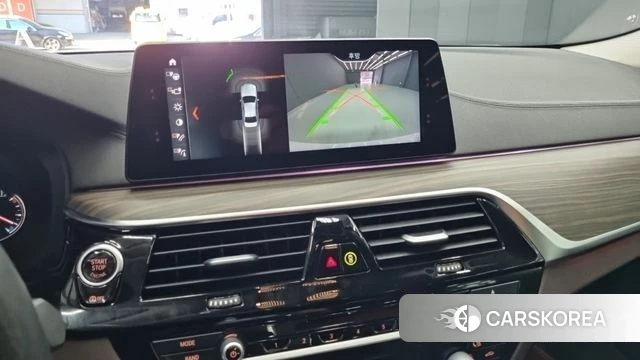 BMW 5 Series (G30) 2018 Жемчужный цвет из Кореи, фото 5