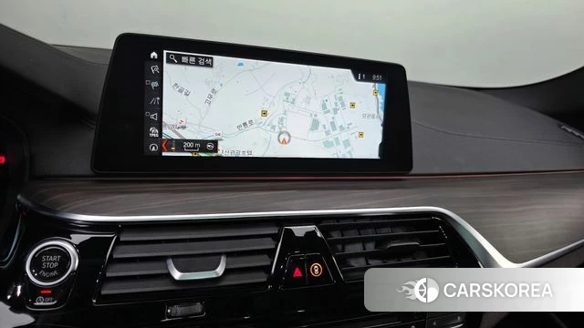 BMW 5 Series (G30) 2018 Белый из Кореи, фото 5