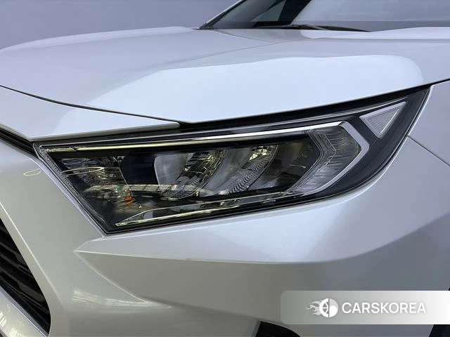 Toyota RAV4 2022 Белый из Китая, фото 5
