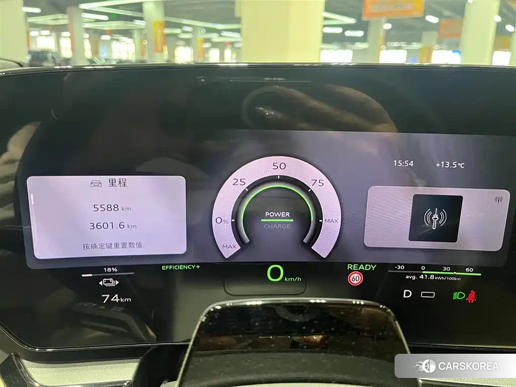 Audi Q6L 2025 Silver/gray из Китая, фото 5