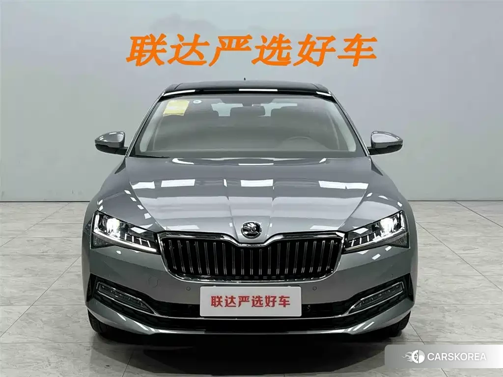 Skoda Superb 2024 Silver/gray из Китая, фото 5