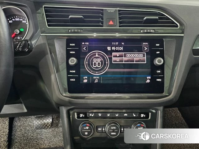 Volkswagen Tiguan second Generation 2020 Белый из Кореи, фото 5