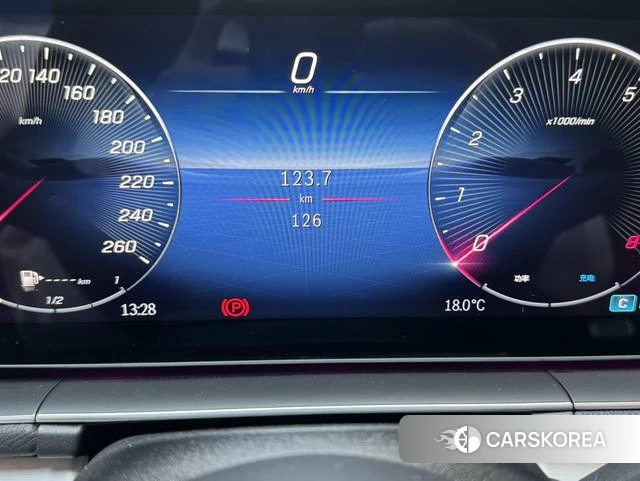 Mercedes-Benz GLE 2026 Синий из Китая, фото 5