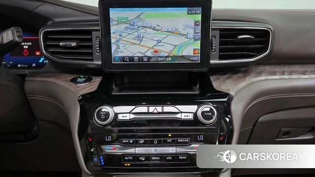 Ford Explorer 6th Generation 2021 Белый из Кореи, фото 5