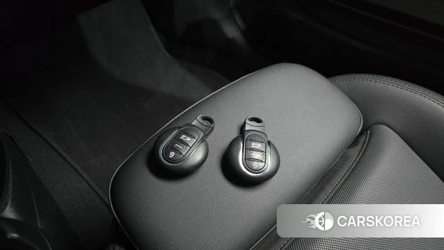 Mini Cooper 2023 Серебристо-серый из Кореи, фото 5