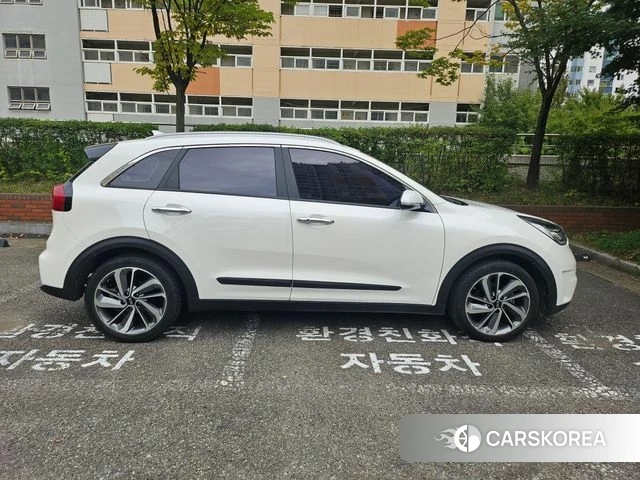 Kia Niro 2018 Белый из Кореи, фото 5