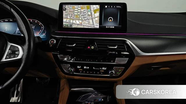 BMW 5 Series (G30) 2023 Белый из Кореи, фото 5