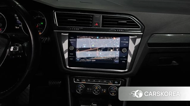 Volkswagen Tiguan second Generation 2018 Серебряный из Кореи, фото 5