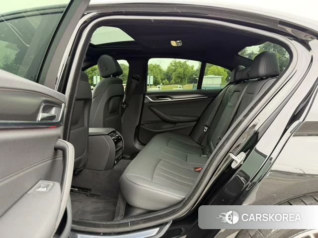 BMW 5 series 2021 Черный из Китая, фото 5