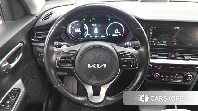 Kia Niro Plus 2022 Белый из Кореи, фото 5