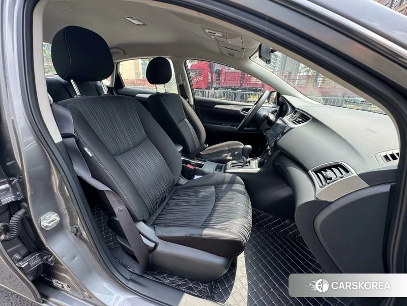 Nissan Sylphy 2021 Темно-серый из Китая, фото 5