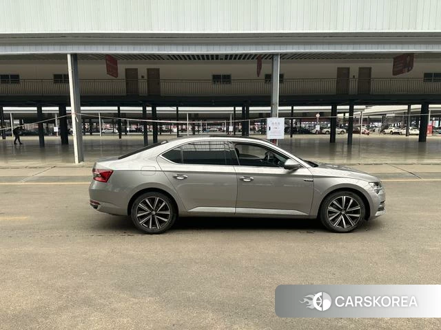 Skoda Superb 2022 Темно-серый из Китая, фото 5