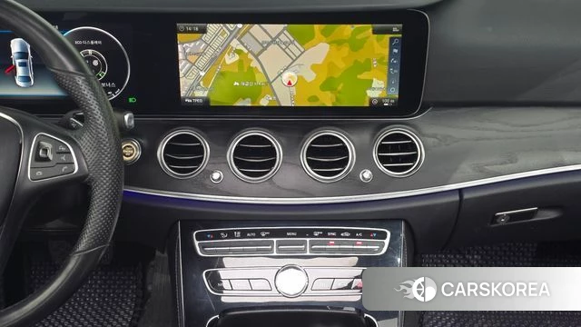 Mercedes-Benz E-Class W213 2018 Серебряный из Кореи, фото 5