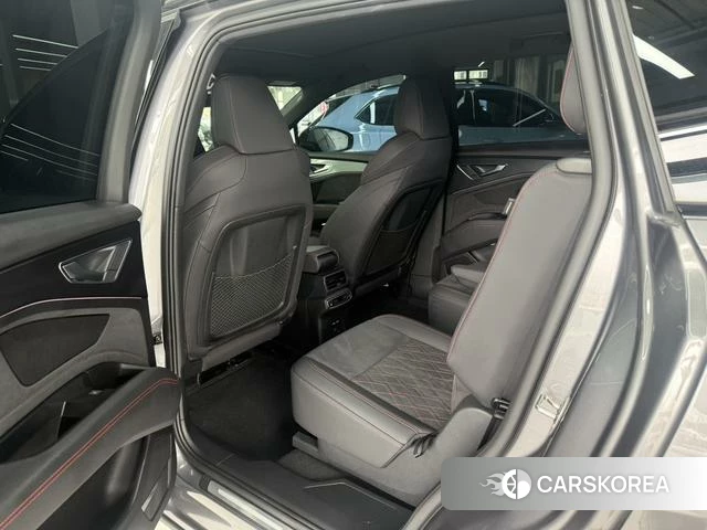 Audi Q5L 2023 Темно-серый из Китая, фото 5