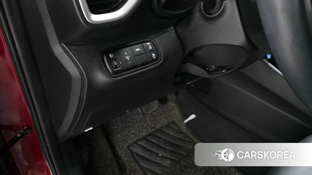 Hyundai Venue 2021 Красный из Кореи, фото 5