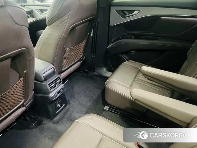 Audi Q5L 2023 Белый из Китая, фото 5