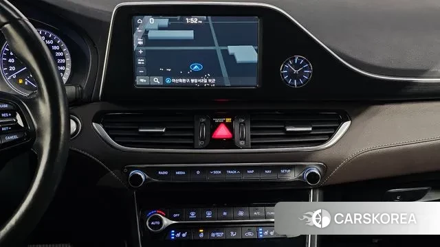 Hyundai Grandeur IG Hybrid 2018 Светло-серебряный цвет из Кореи, фото 5