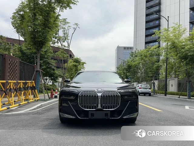 BMW 7 series 2024 Черный из Китая, фото 5