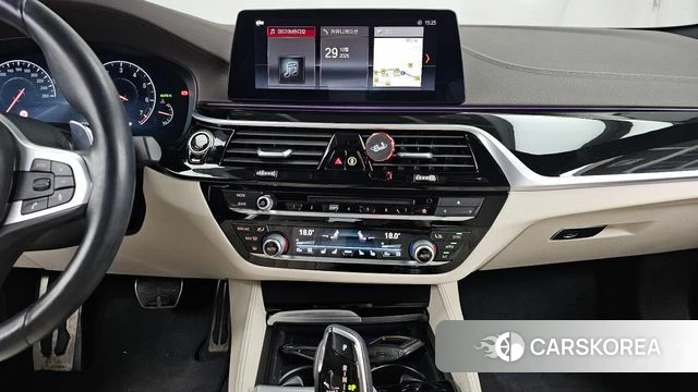 BMW 5 Series (G30) 2019 Черный из Кореи, фото 5