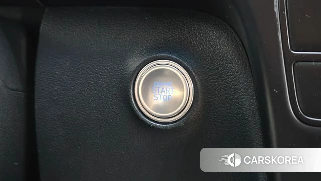 Hyundai Staria 2023 Белый из Кореи, фото 5