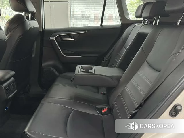 Toyota Wildlander 2023 Шампань из Китая, фото 5