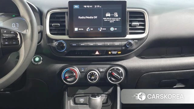Hyundai Venue 2023 Белый из Кореи, фото 5