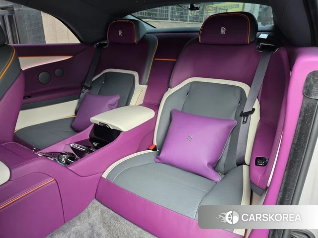 Rolls-Royce Spectre 2024 Цвет галактики из Кореи, фото 5