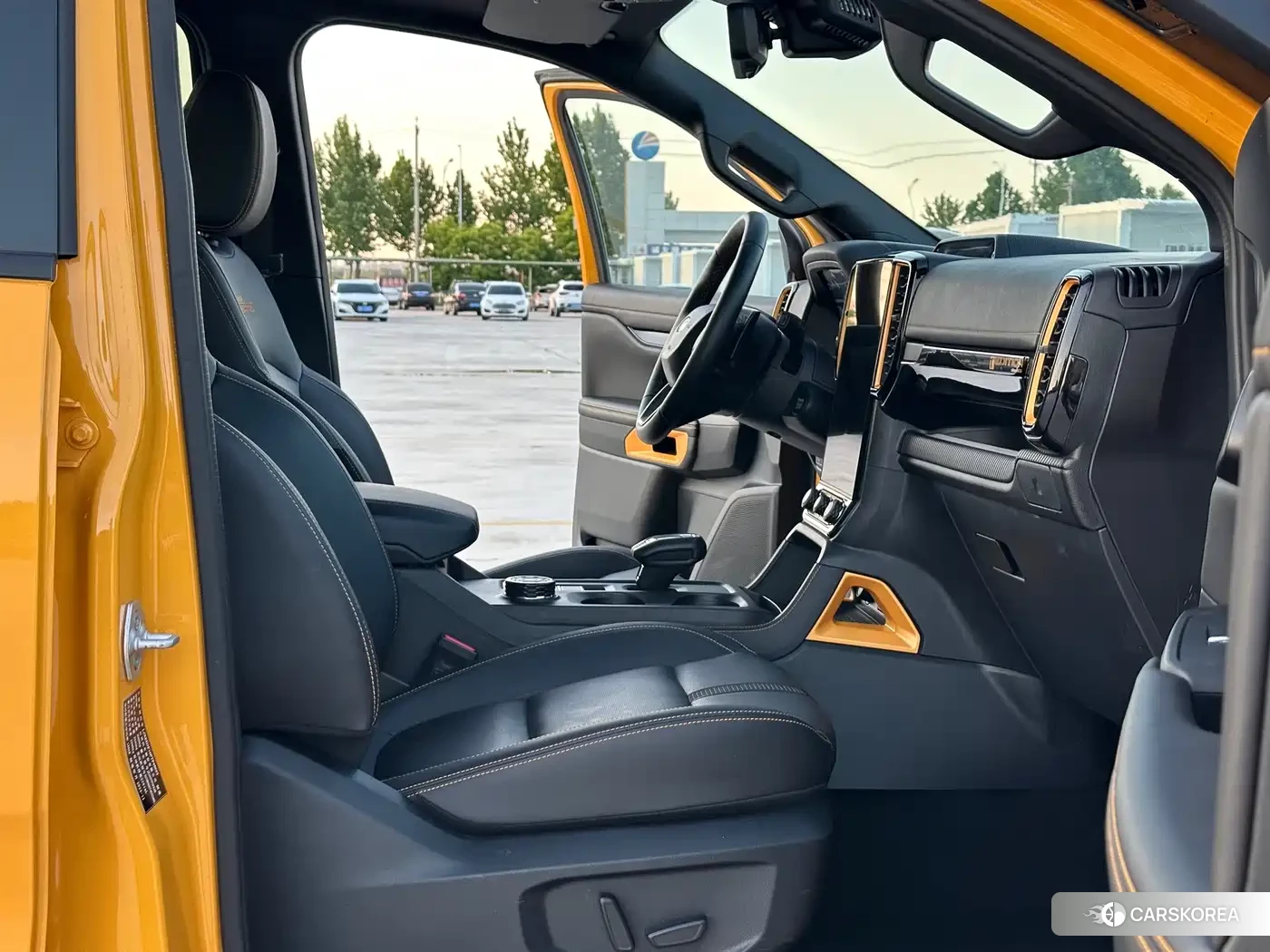 Ford Ranger 2024 Yellow/orange из Китая, фото 5