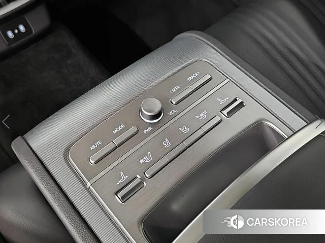 Hyundai Grandeur (GN7) 2023 Серебристо-серый из Кореи, фото 5