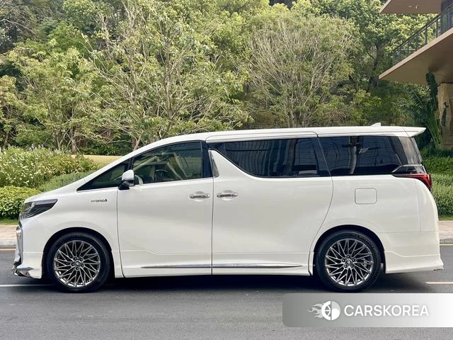 Toyota Alphard 2021 Белый из Китая, фото 5