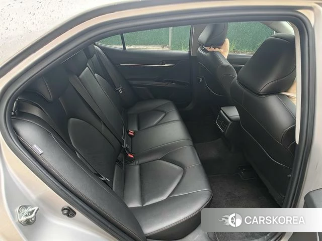 Toyota Camry 2021 Серебристо-серый из Китая, фото 5