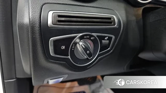 Mercedes-Benz C-Class W205 2020 Белый из Кореи, фото 5