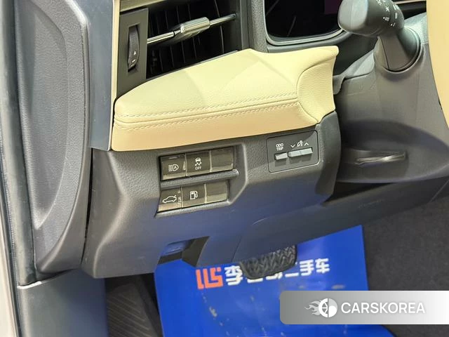 Toyota Avalon 2021 Серебристо-серый из Китая, фото 5